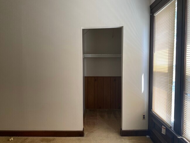 Foto del edificio - 711 Starkweather St