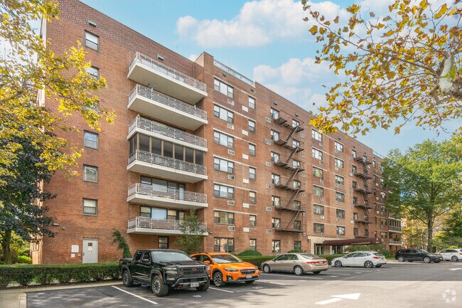 Building Photo - Eastwood Condos