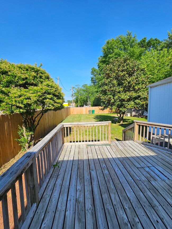 Backyard with Brand New fence - 5023 W Seminary Ave