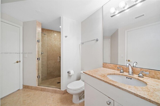 Building Photo - 4775 Collins Ave