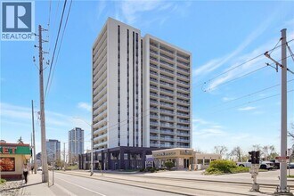 Building Photo - 741 King St W