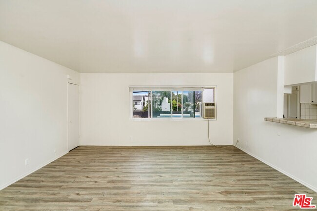 Building Photo - 5119 Roseland St