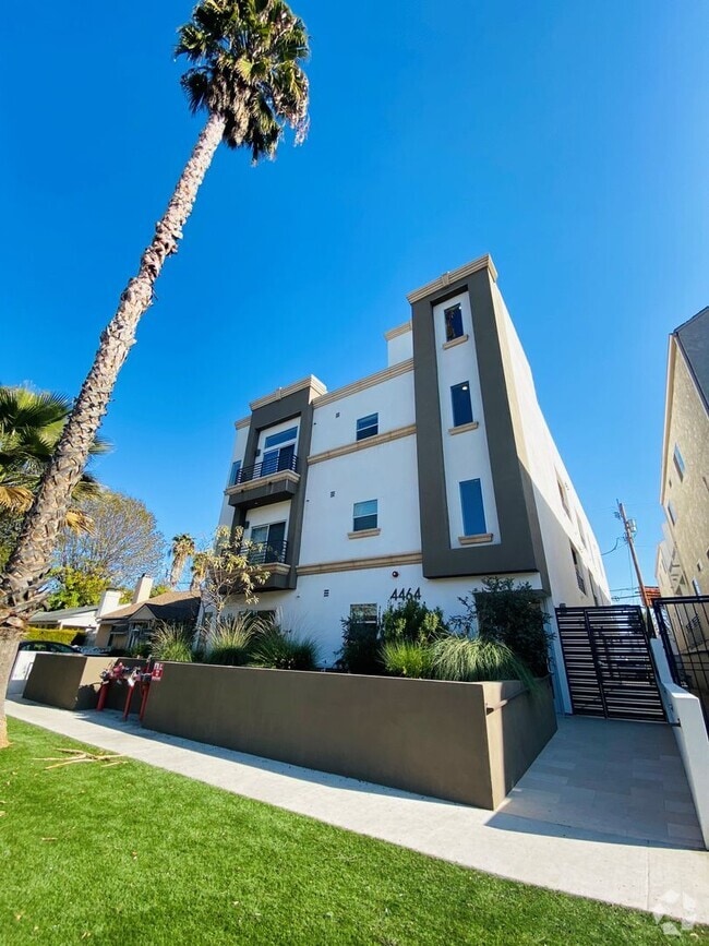 Building Photo - 4464 Vista Del Monte Ave