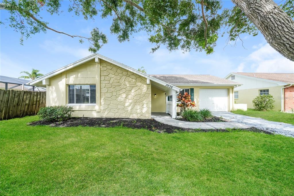 Foto principal - 3626 Bluebell Ln