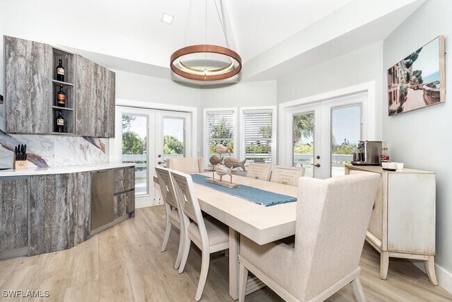 Building Photo - 10440 Yacht Basin Dr