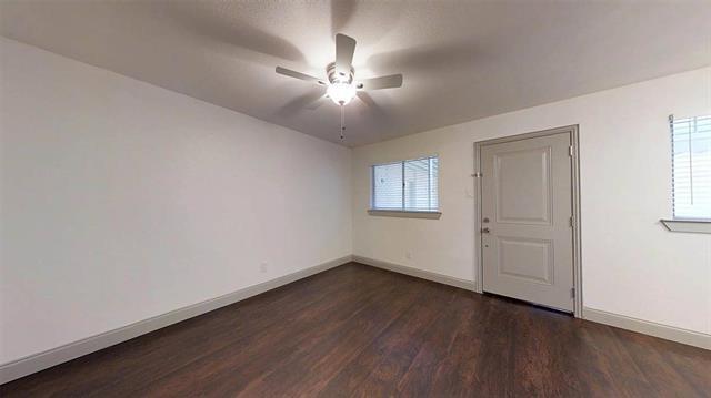 Foto del edificio - 404 E 9th St