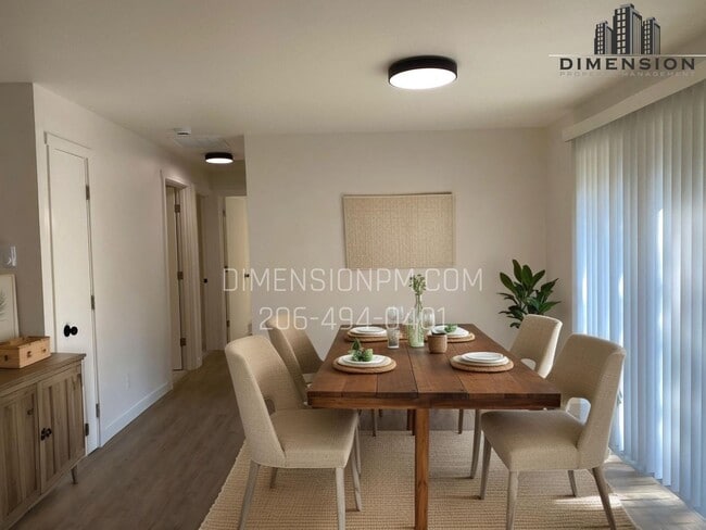 Building Photo - Modern Remodel – 4 Bed, 2 Bath Home in Pri...