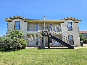 Building Photo - 2230 Breezy Dr