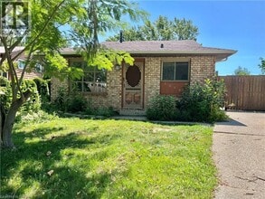 Building Photo - 10480 Lonsdale Crescent
