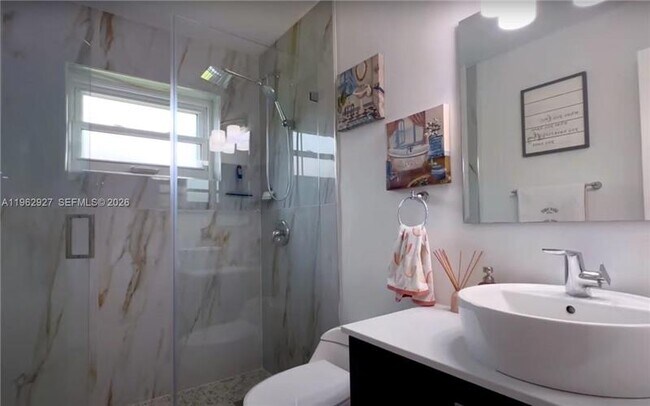 Foto del edificio - 8275 Shadow Wood Blvd