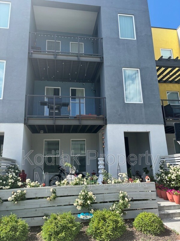 Foto del edificio - 5311 Canary Grass Wy
