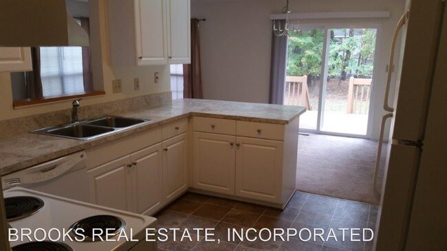 Building Photo - 2 br, 2 bath House - 133 A King Henry Way