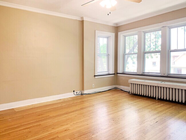 Foto del edificio - 2445 W Pensacola Ave