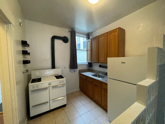 Building Photo - 1539 Clay St