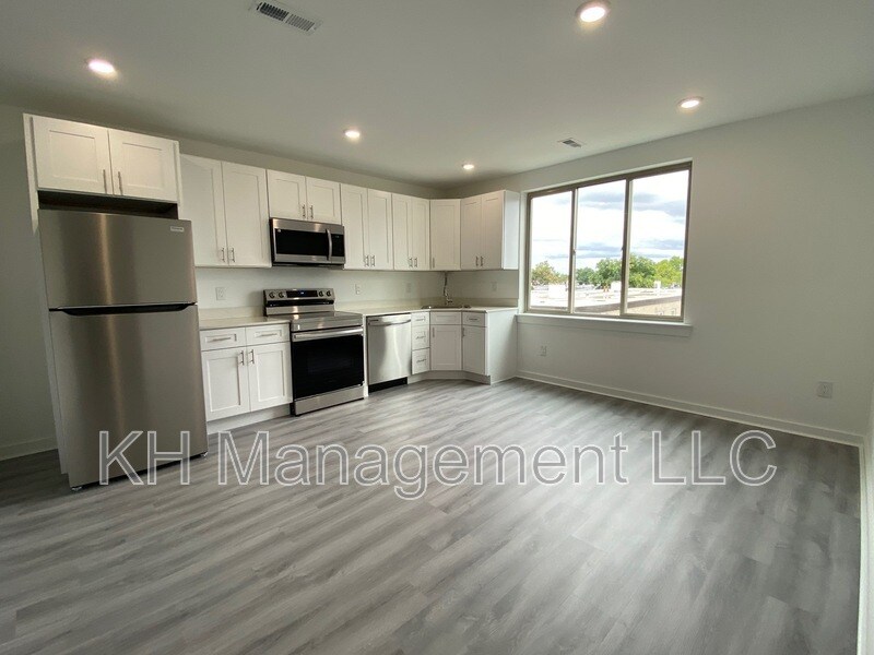 Photo - 5436 Vine Street - 8