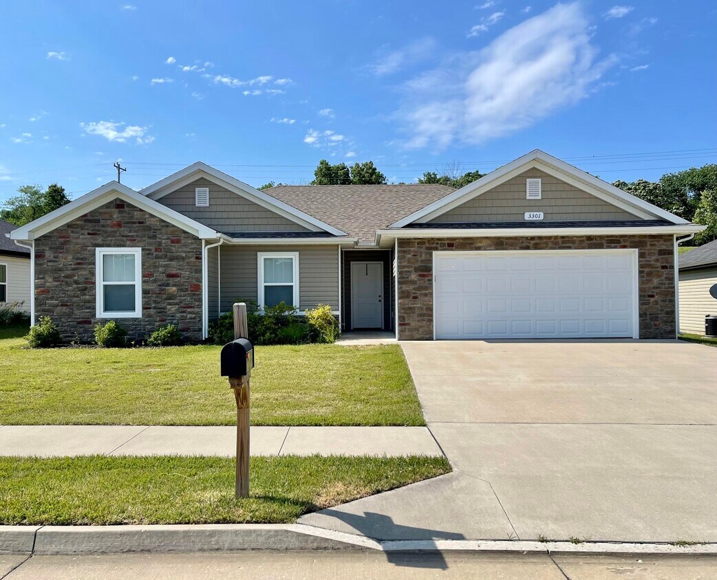 Primary Photo - 3301 Timber Run Dr