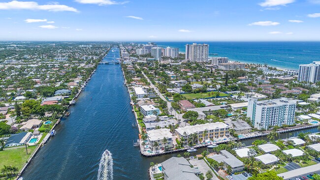Foto del edificio - 1200 Hibiscus Ave