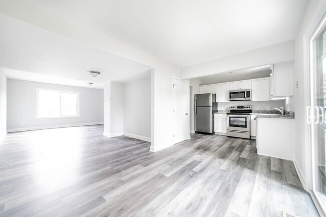 Building Photo - 9424 Windpine Rd