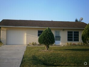 Building Photo - 632 SW Lucero Dr