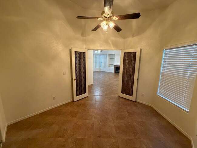 Building Photo - 5028 Tropical Cliff Ave