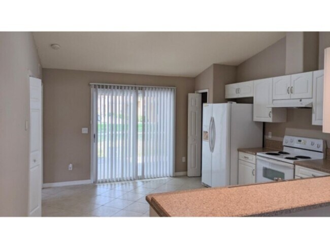 Building Photo - 3/2/1 duplex in Palm Coast, FL       www.W...