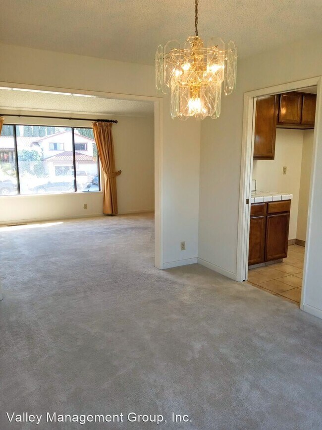 Building Photo - 3 br, 2 bath House - 2049 Flintfield Dr