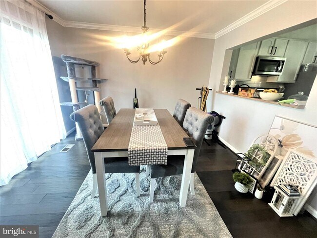 Foto del edificio - 9437 Hickory View Pl