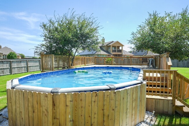 Foto del edificio - 5919 Dewdrop Ln