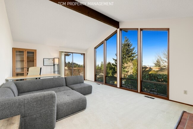 Building Photo - 15313 SE 43rd Pl