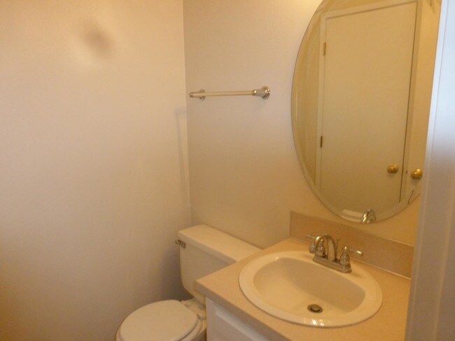 Foto del edificio - 4181 River Rd N
