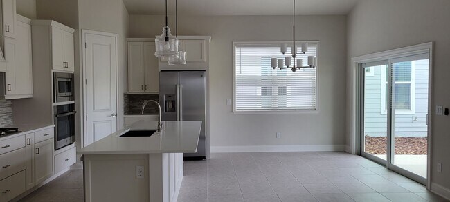Foto del edificio - 3/2 with 2 car garage. Newer Construction home in Oakmont