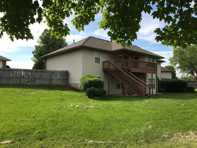 Foto del edificio - Walkout Basement Home Must See