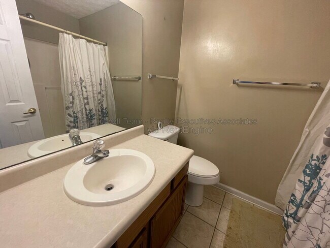 Building Photo - 2139 Ember Brook Ln