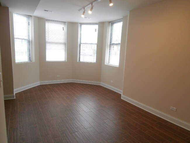 Foto del edificio - 5402 N Winthrop Ave