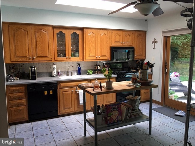 Building Photo - 8120 Briar Creek Dr