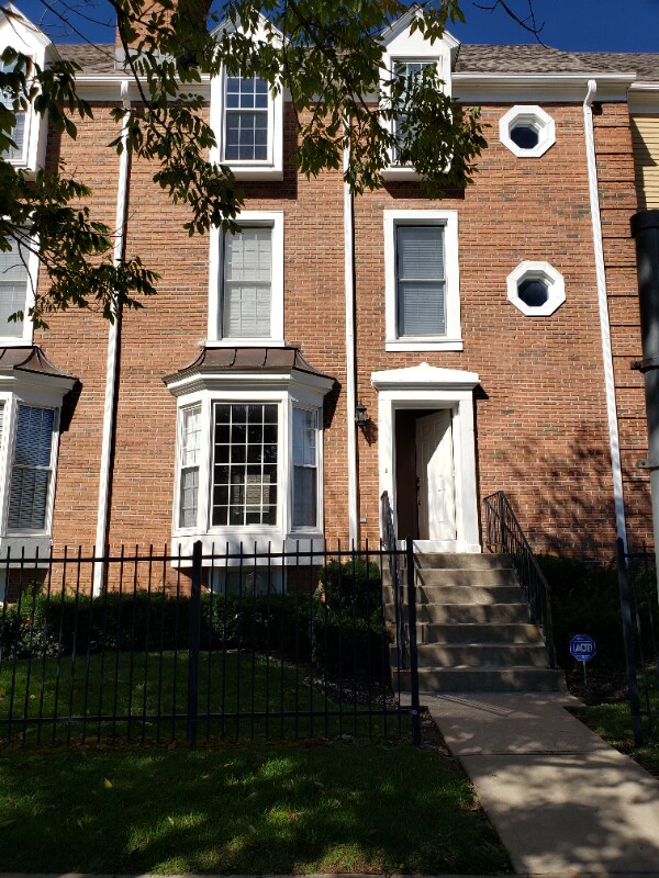 Primary Photo - 9758 N Montclair Ave