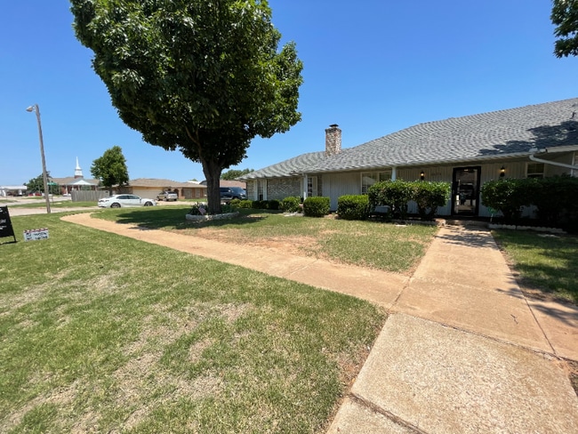 Building Photo - 1651 SW 86th St