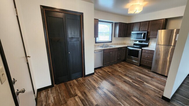 Foto del edificio - Updated 2 Bedroom Southside Duplex with Garage - Pet Friendly!