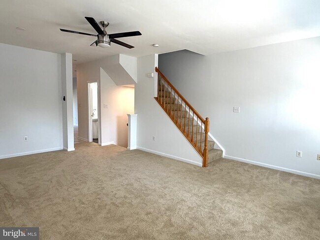 Building Photo - 3969 Cressida Pl