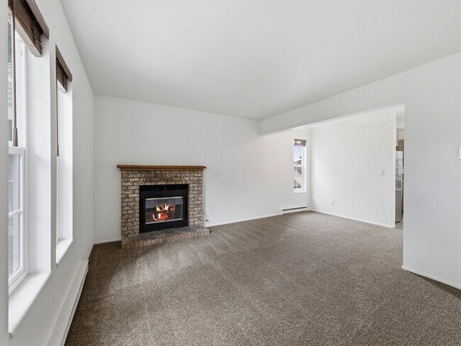 Foto del edificio - Newly Updated Throughout 2-Bed, 2.5-Bath Condo in Great Fort Collins Location!