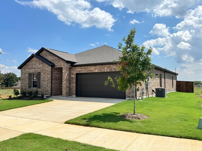 Building Photo - 3500 Kingdom Dr