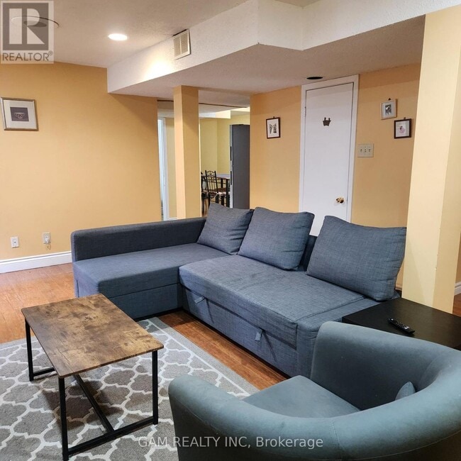 Building Photo - 305 Macedonia Crescent