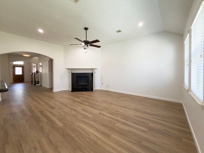 Foto del edificio - 2802 Ridgeglen Ln