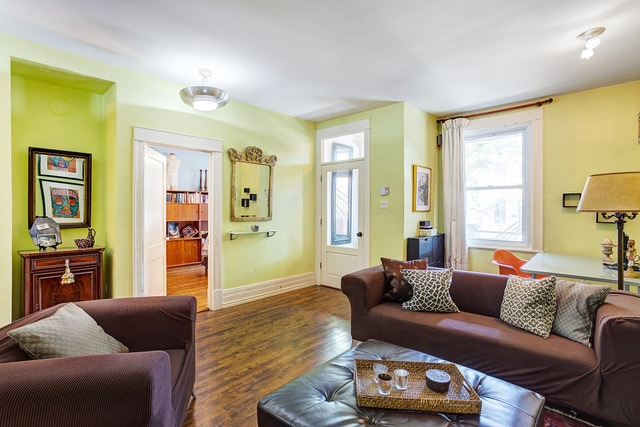 Living room - 2364 Rue De Bordeaux