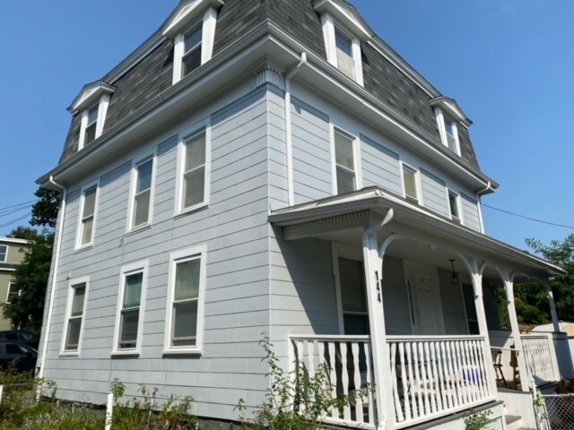 Building Photo - 144 Cabot St