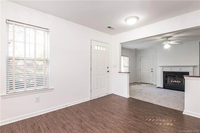 Building Photo - 3715 Melrose Cottage Dr