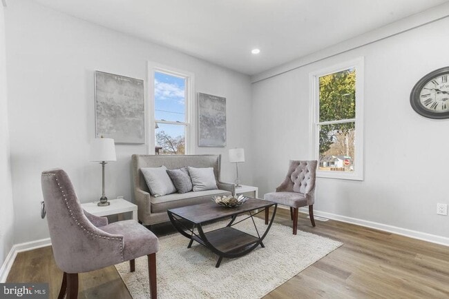 Foto del edificio - 6613 Fairmount Ave