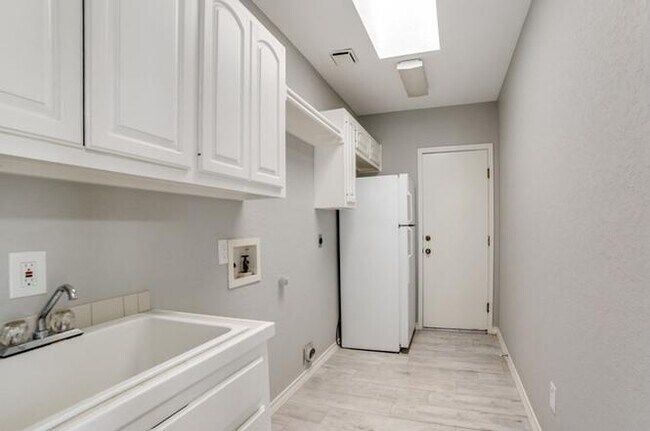 Foto del edificio - 2580 Goat Hill Rd