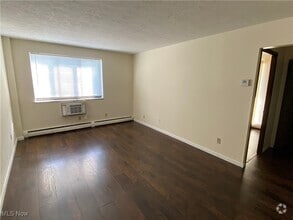 Building Photo - 17901 Lakeshore Blvd