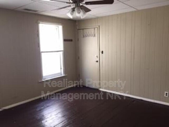 Building Photo - 12 Martin St